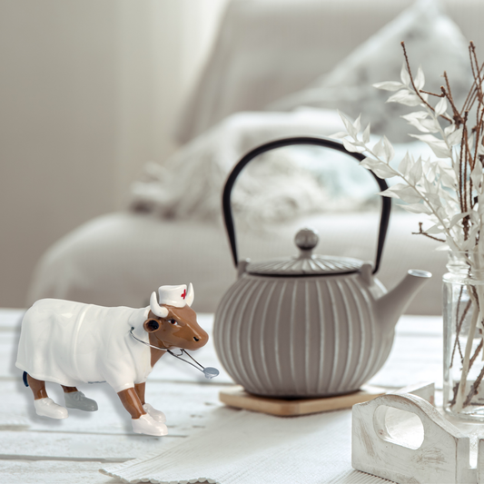 Nurse Nightencow - Cow Parade El Yapımı Dekoratif İnek Figürü