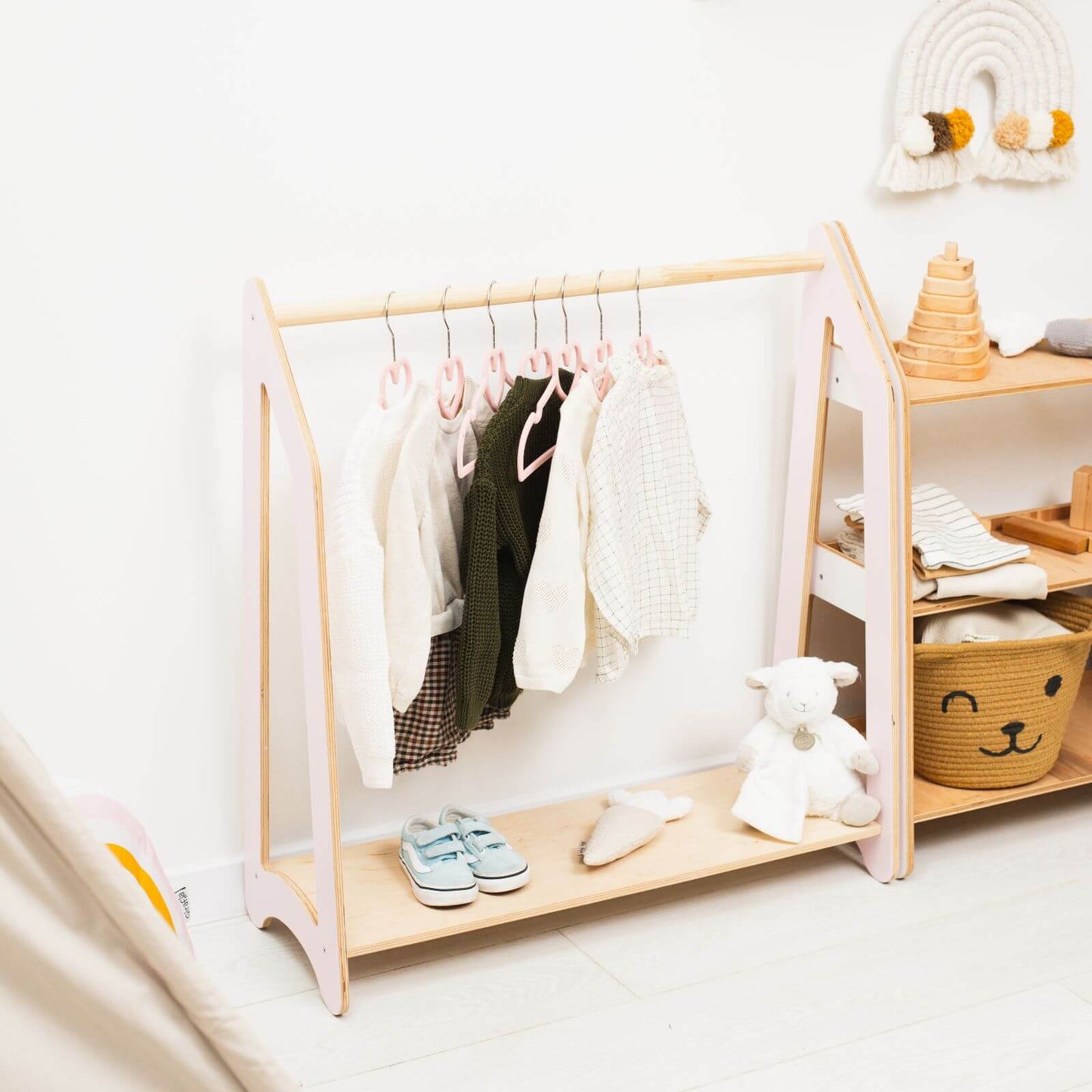 Montessori - Çocuk Giysi Askısı