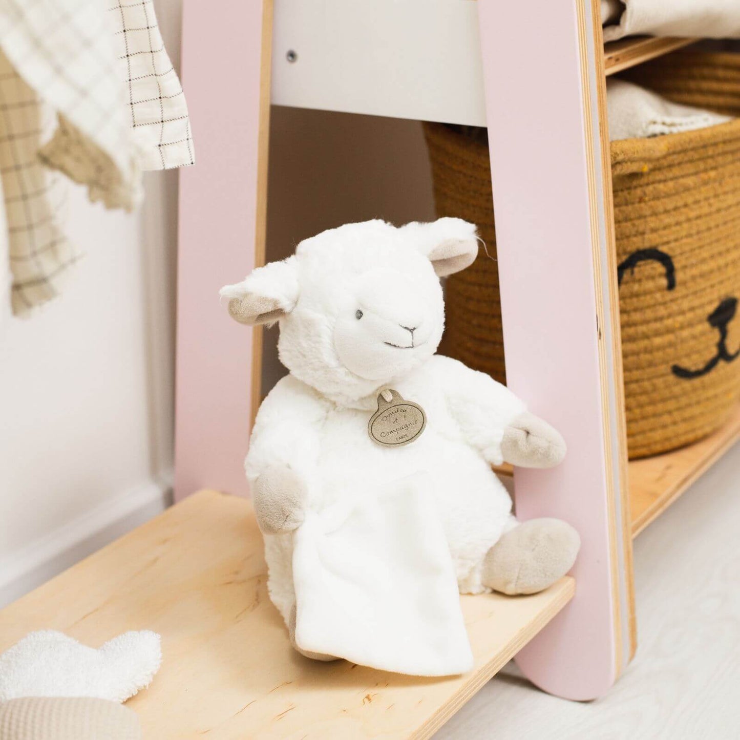 Montessori - Çocuk Giysi Askısı