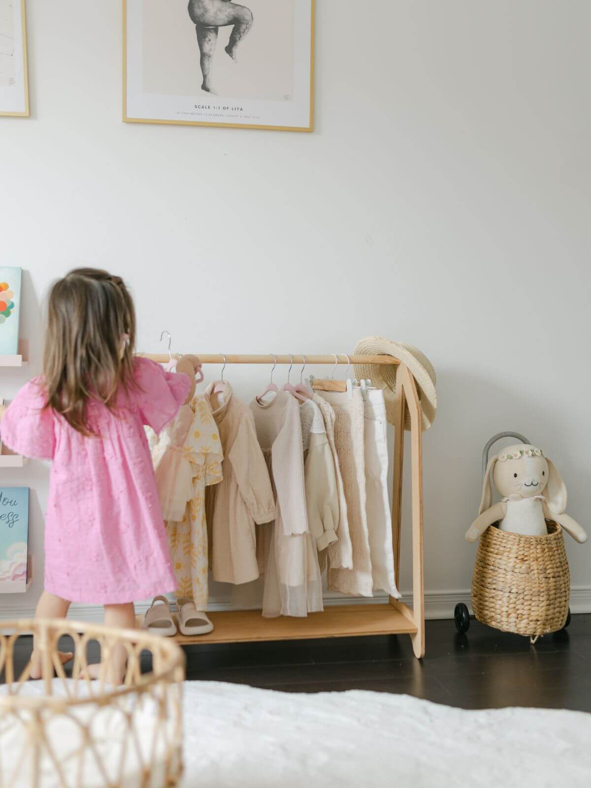 Montessori - Çocuk Giysi Askısı