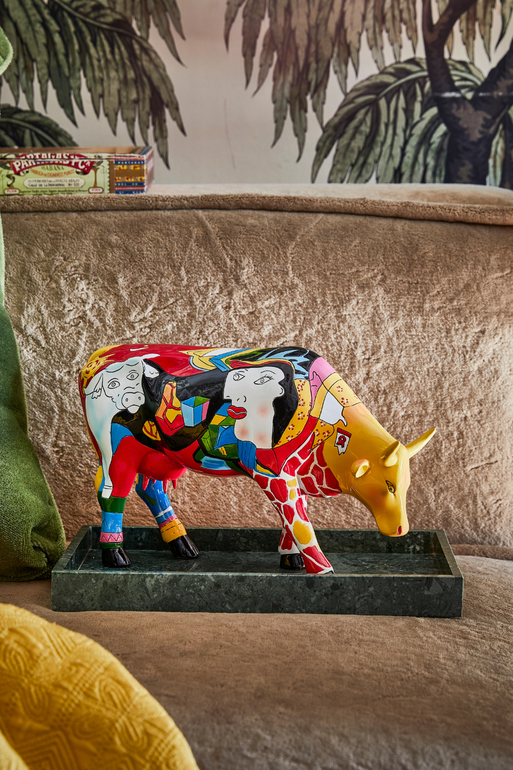 Picowso's African Period - Cow Parade El Yapımı Dekoratif İnek Figürü