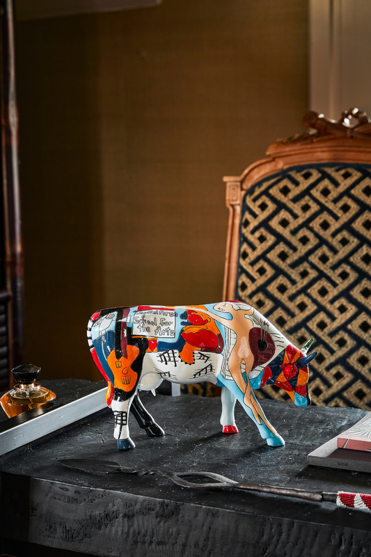 Picowso's School for the Arts - Cow Parade El Yapımı Dekoratif İnek Figürü