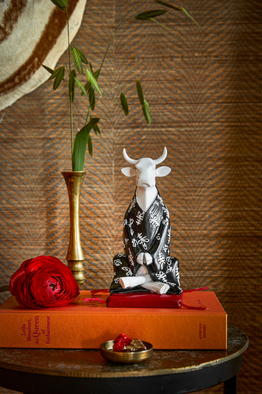 Meditating Cow - Cow Parade El Yapımı Dekoratif İnek Figürü